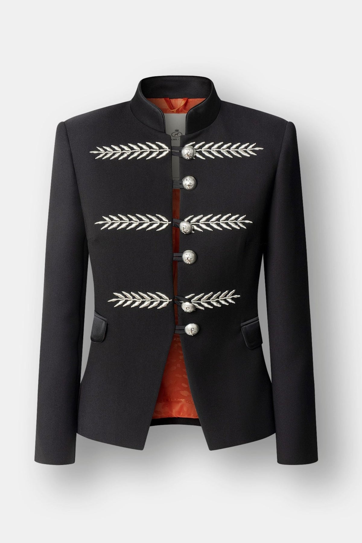 Blazer negra Renata Silver con bordado en espiga y botones plateados.