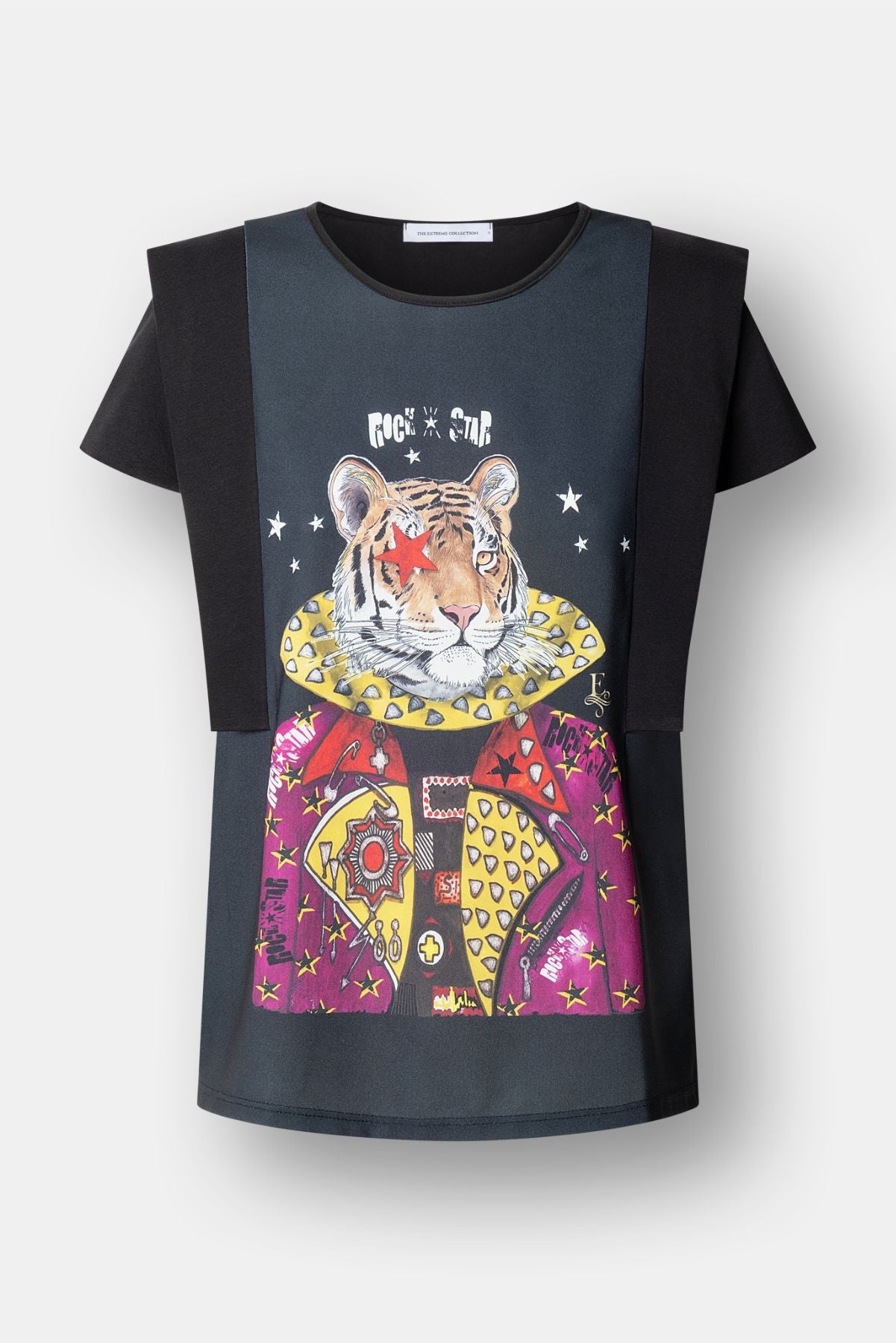 Camiseta negra con estampado central de tigre y estrellas modelo Rock Star de The Extreme Collection.