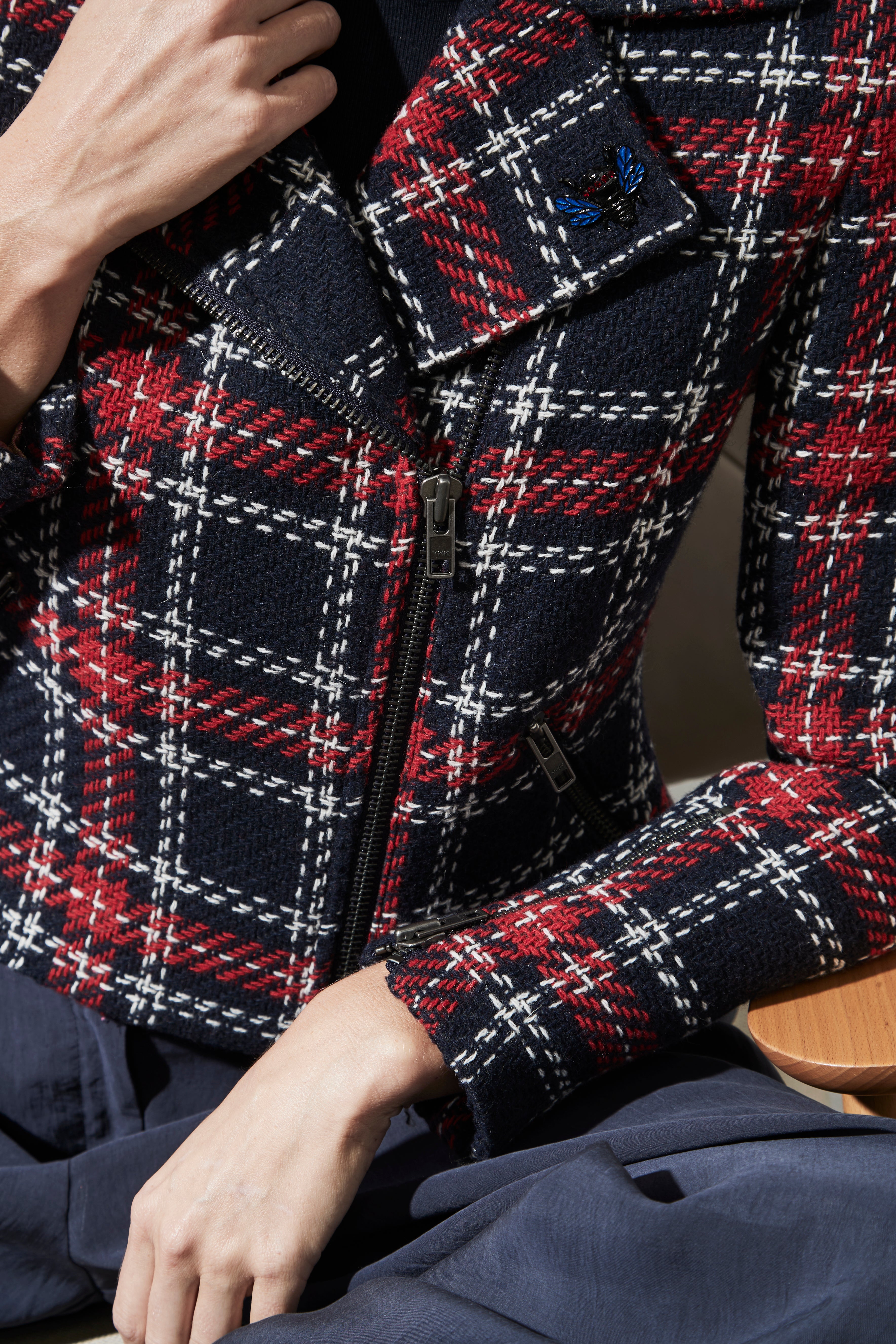 CHAQUETA CORTA ESTILO PERFECTO CUADRO