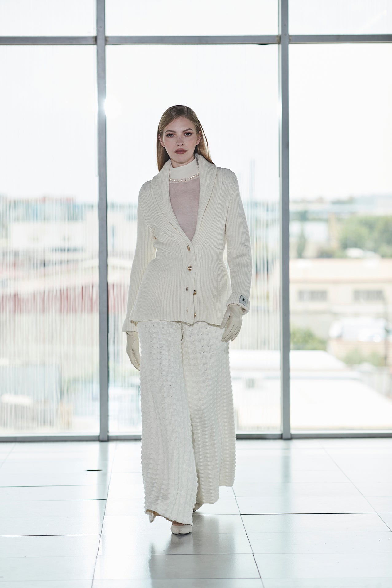 CHAQUETA ENTALLADA MARFIL BABETTE