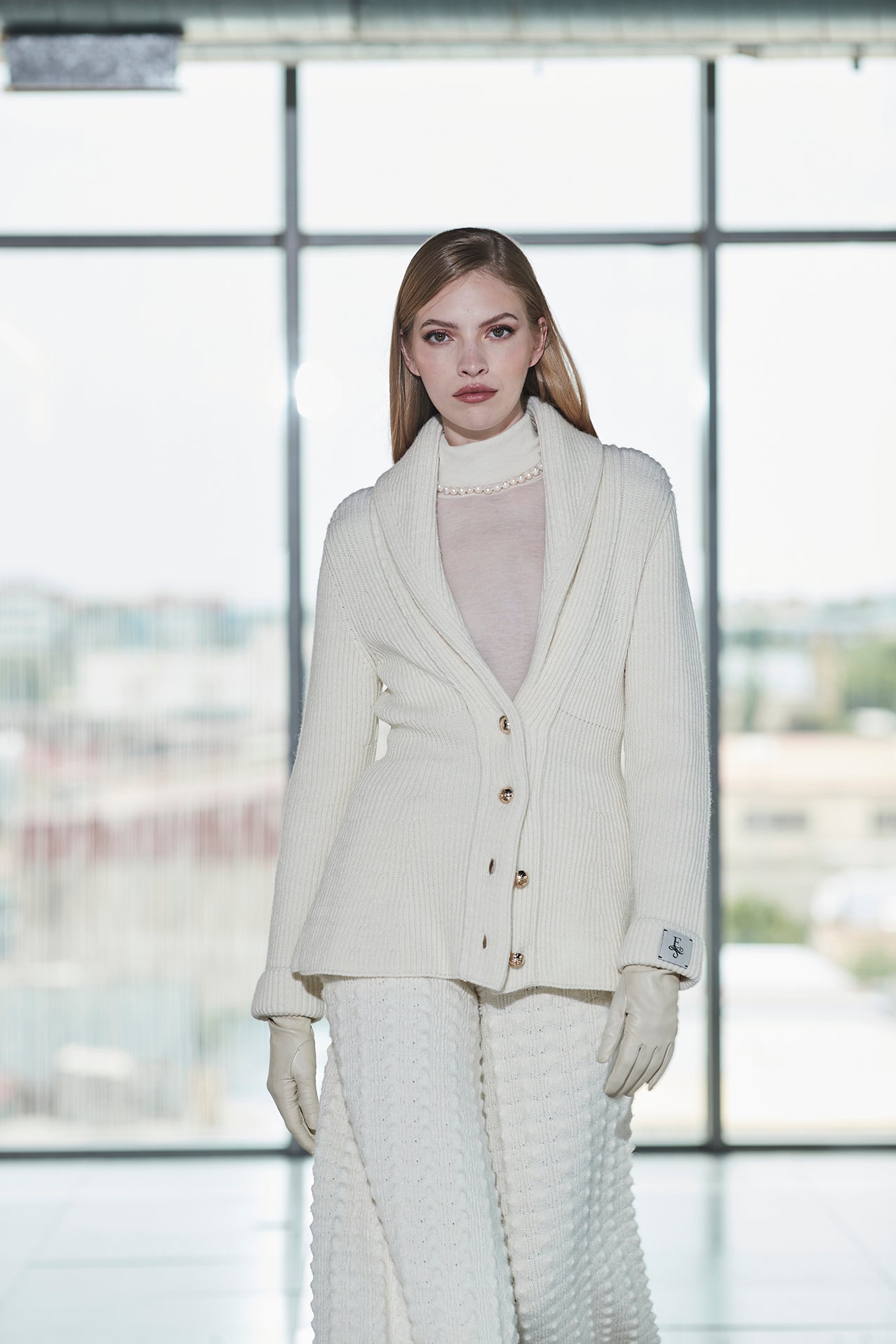CHAQUETA ENTALLADA MARFIL BABETTE