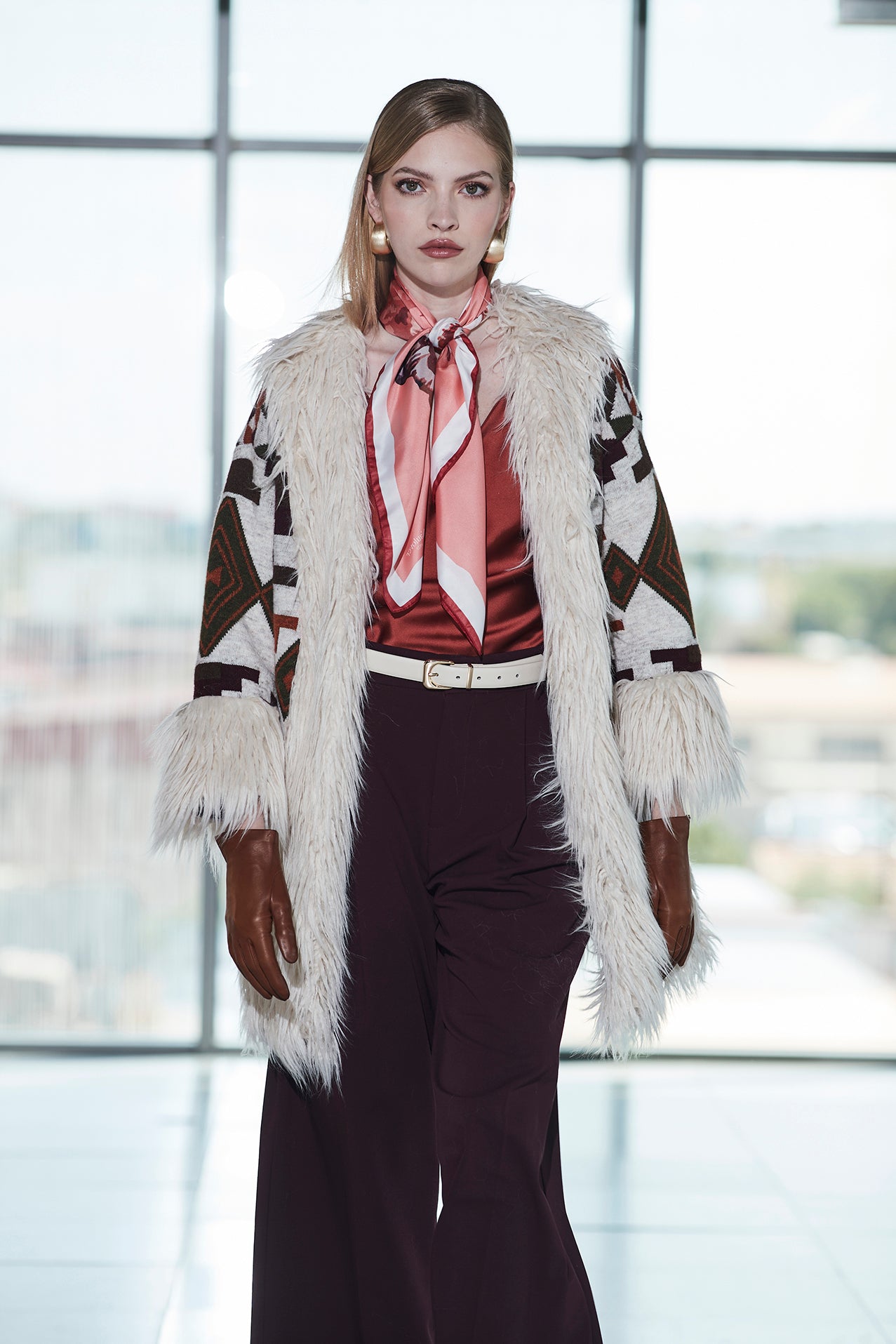 ABRIGO ETNICO BEIGE PELO RENEE