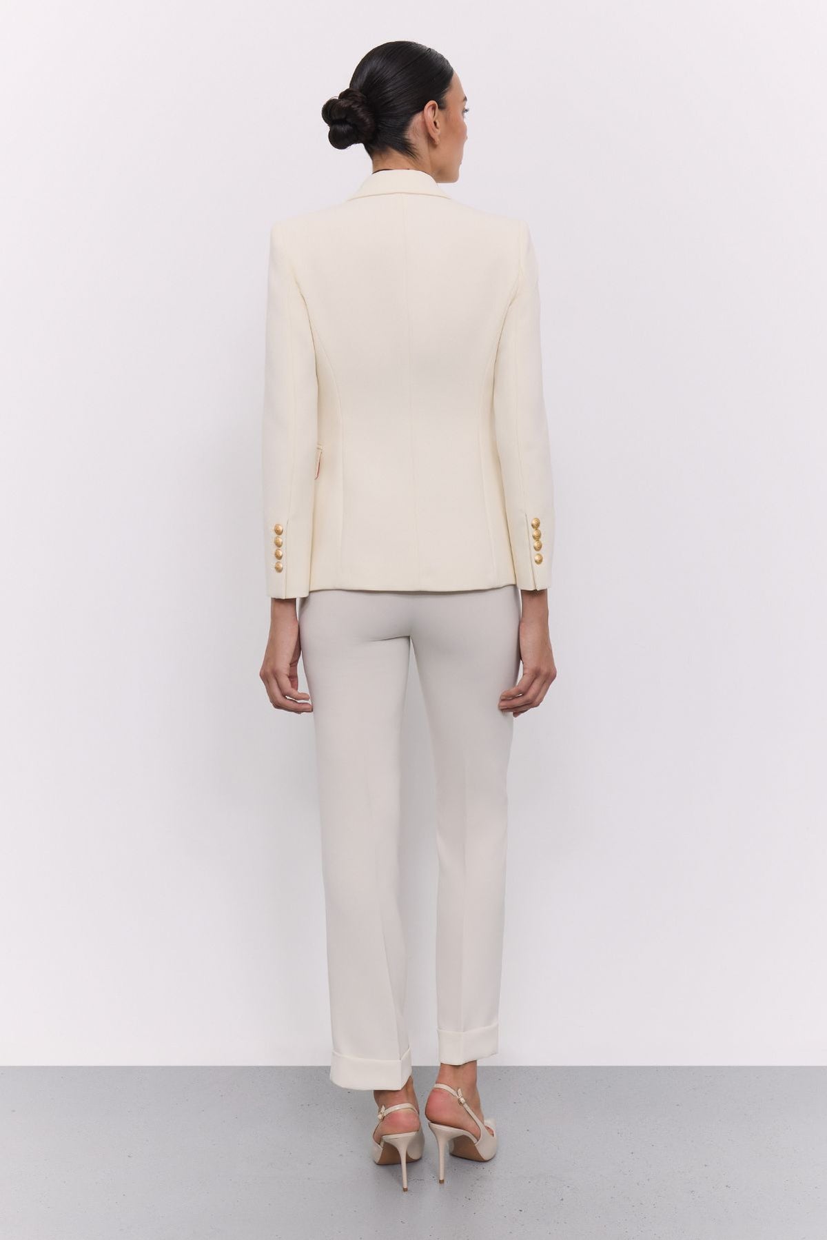 Blazer cruzada blanca Garcia Vintage 02 de The Extreme Collection con detalle de picado en solapa y bolsillos.