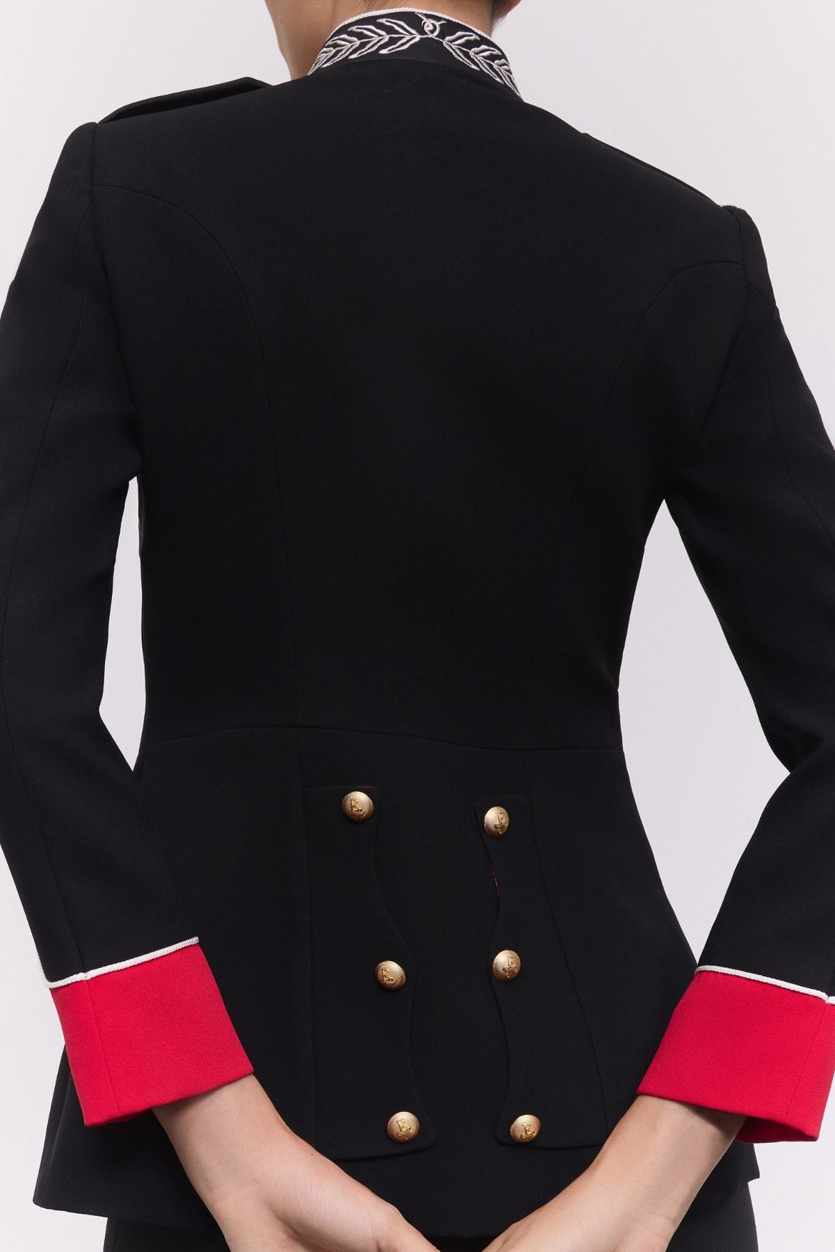 Blazer negra de estilo militar Dominique - Edición Limitada