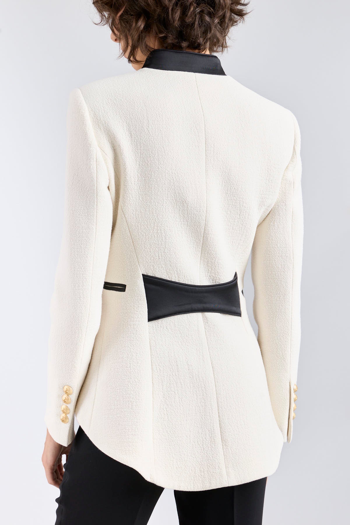 BLAZER BORDADA MARFIL RENATA LOVE - THE EXTREME COLLECTION