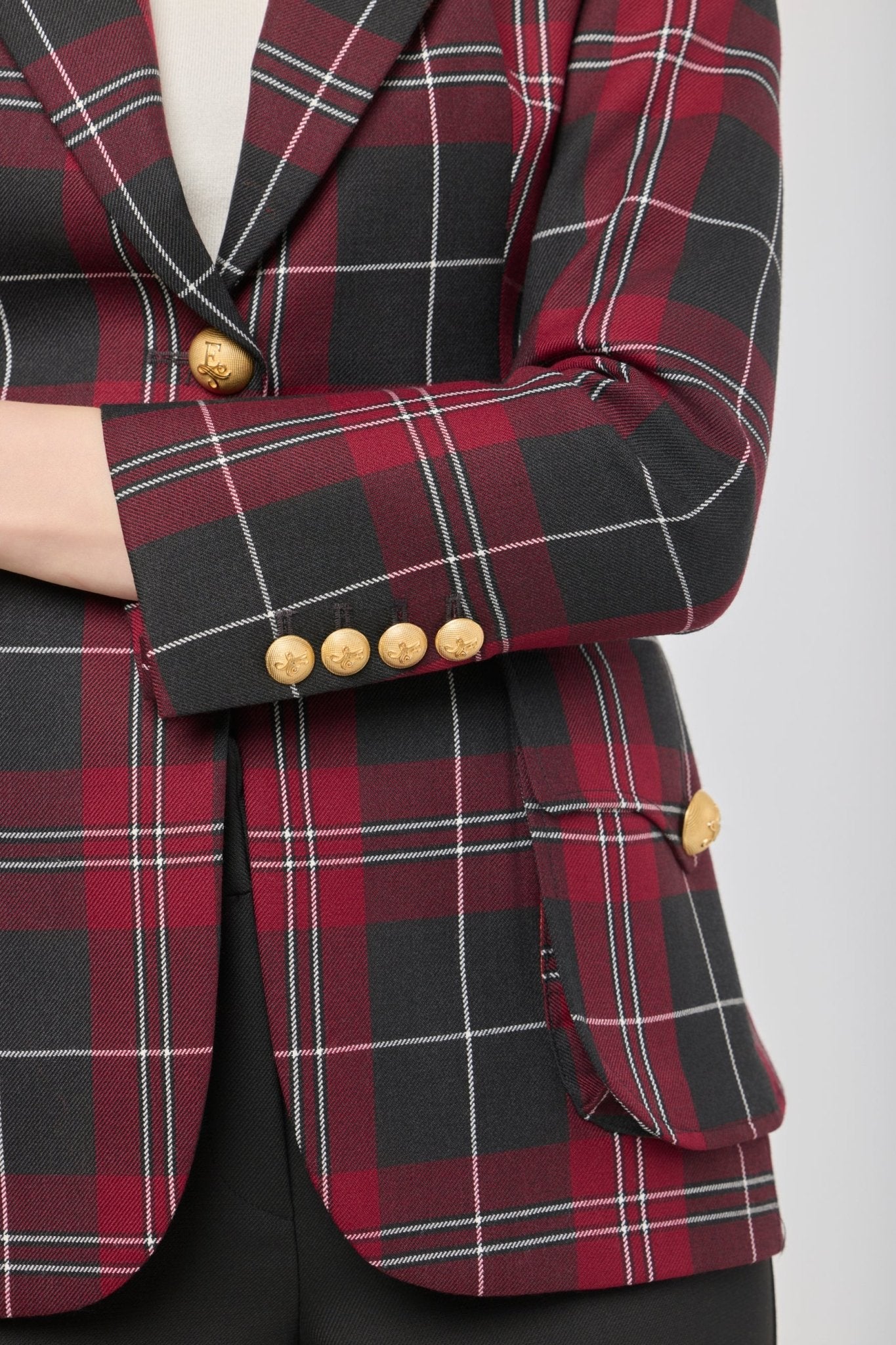 Blazer de cuadros escoceses Gregor de The Extreme Collection en tonos burdeos, negro y blanco.