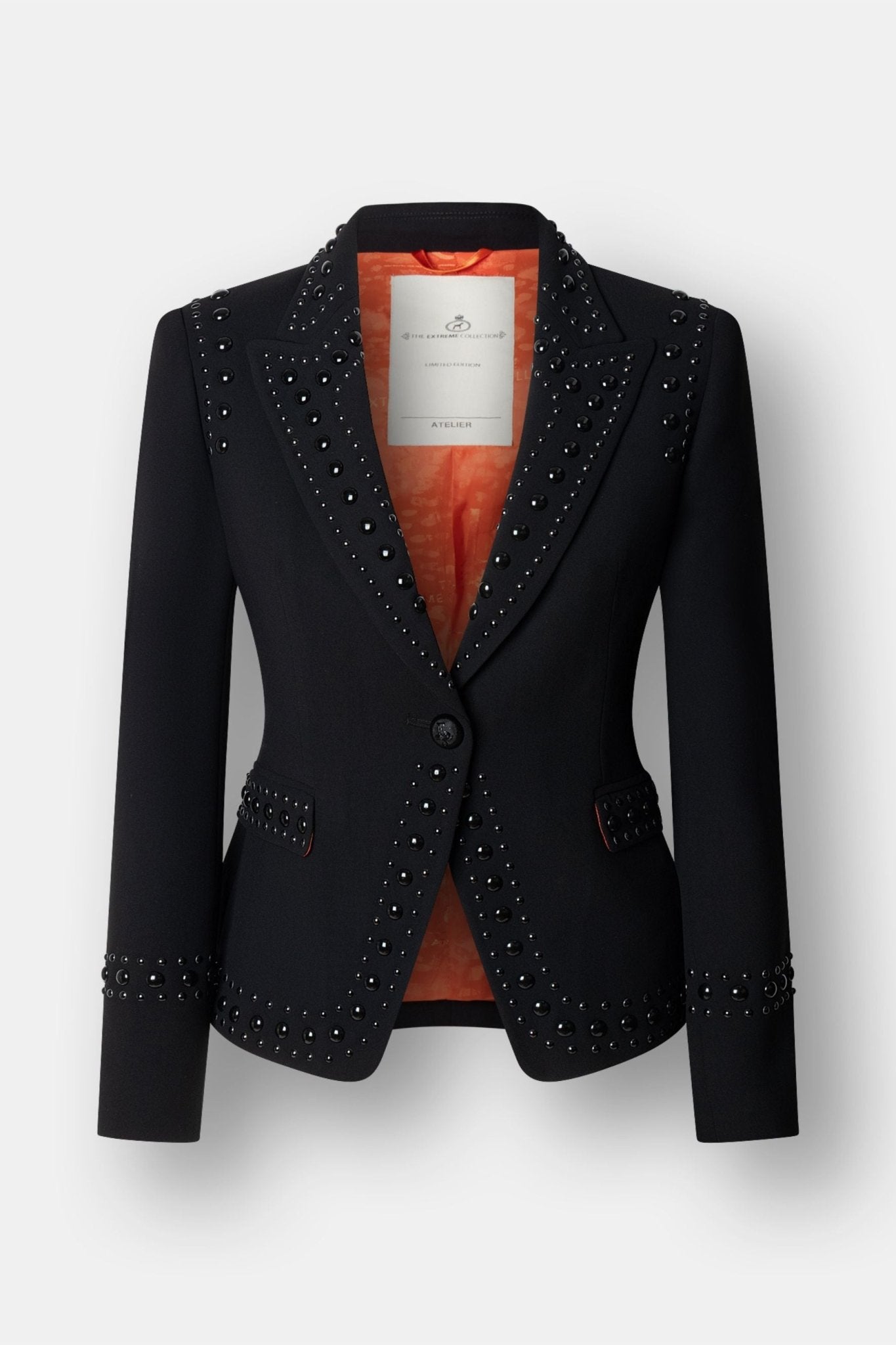 Blazer negra con tachuelas Rock Star de The Extreme Collection. Diseño exclusivo en negro con aplicaciones tono sobre tono para un estilo sofisticado y potente.