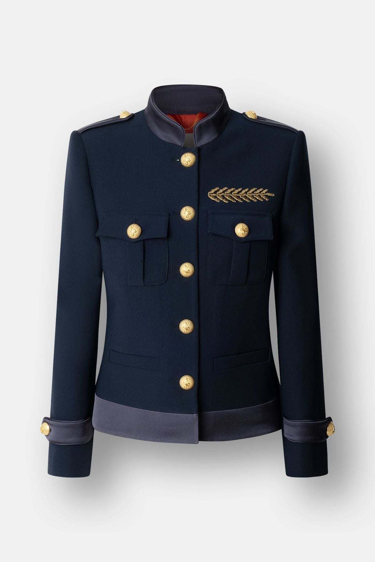 Chaqueta militar azul marino Ilva Star con bordados frontales en hilo dorado.
