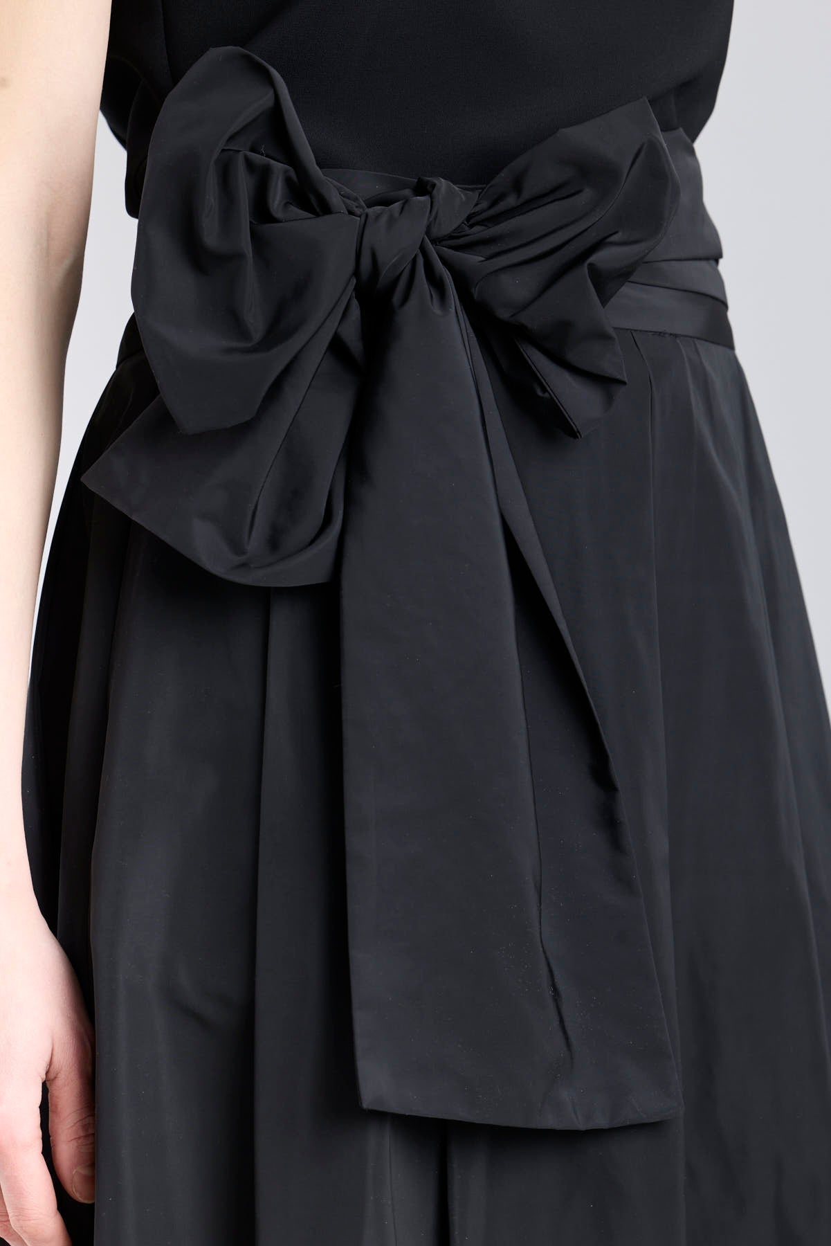 Falda midi estructurada negra - Edición Limitada - THE EXTREME COLLECTION